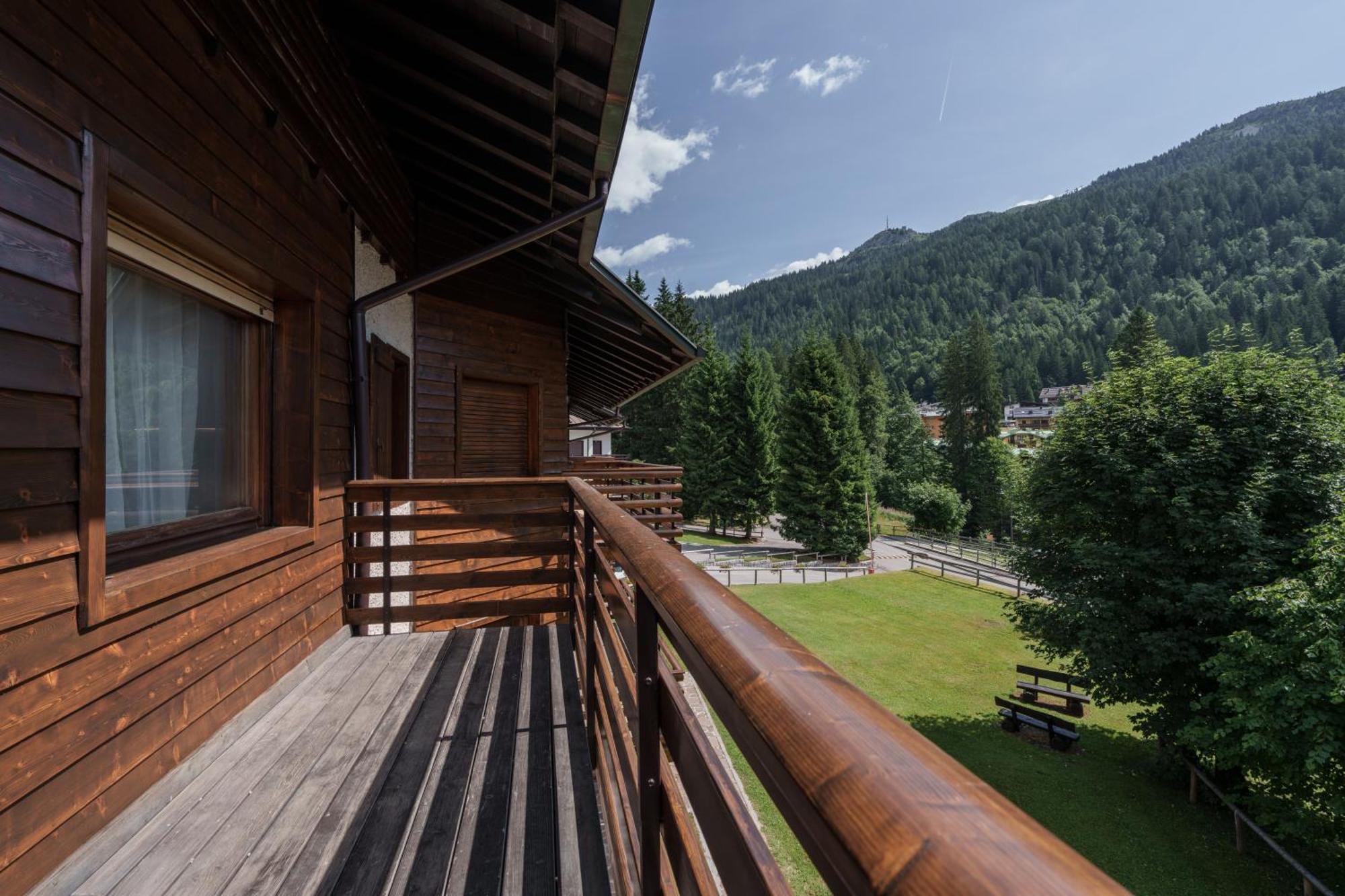 Area Apartments Мадона ди Кампильо Екстериор снимка