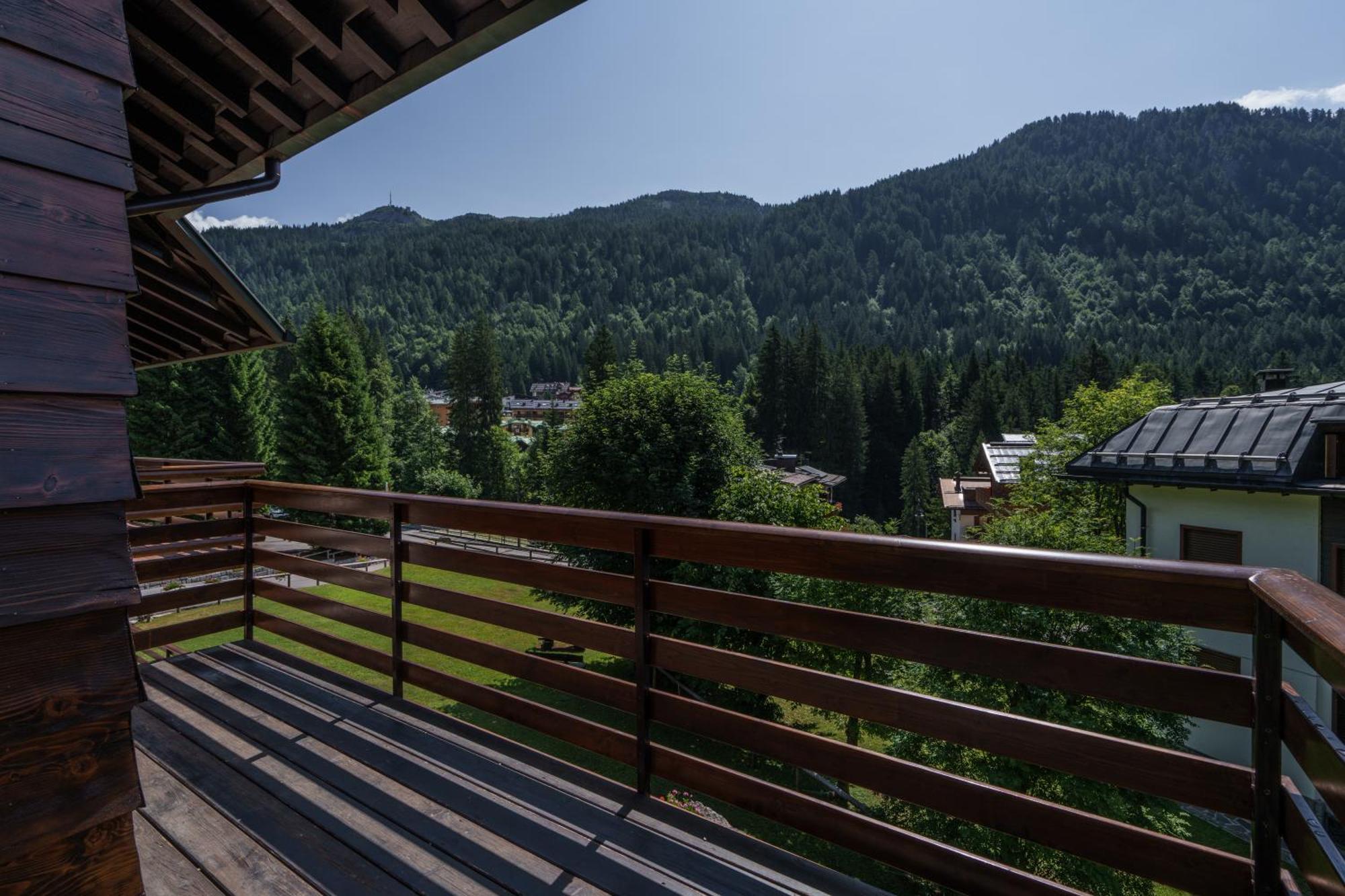 Area Apartments Мадона ди Кампильо Екстериор снимка